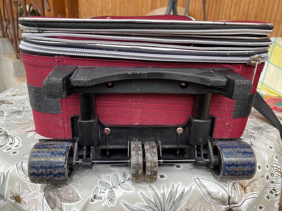 Продавам куфар в отлично състояние