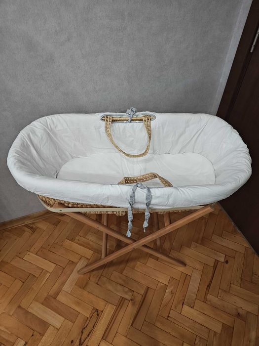 Бебешко плетено легло