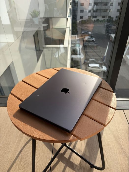 MacBook Pro 16