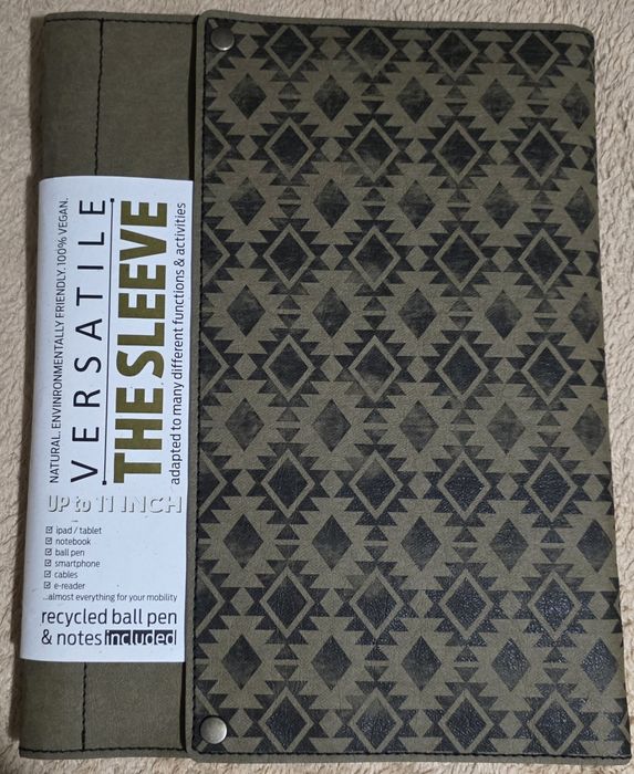 Husa tableta cu buzunare multifunctionale, notes si pix din materiale