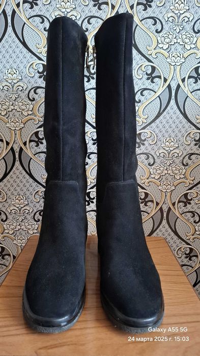 Продам Замшевые сапоги