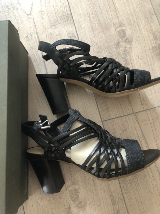 Женские босоножки новые 39