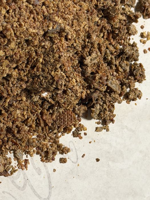 Vand propolis 100% natural de pe site/colectoare