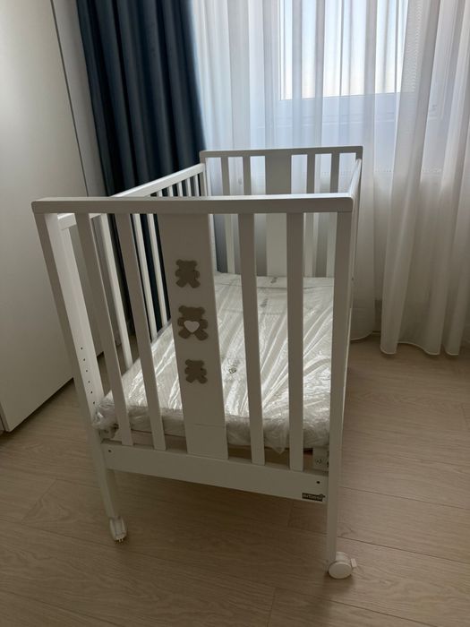 Patut bebe, sterilizator Philips, țarc lionelo, marsupiu isara, balansoar electric, cada cu suport bebe