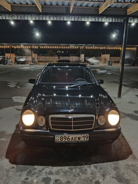 Мерседес 210 3.2