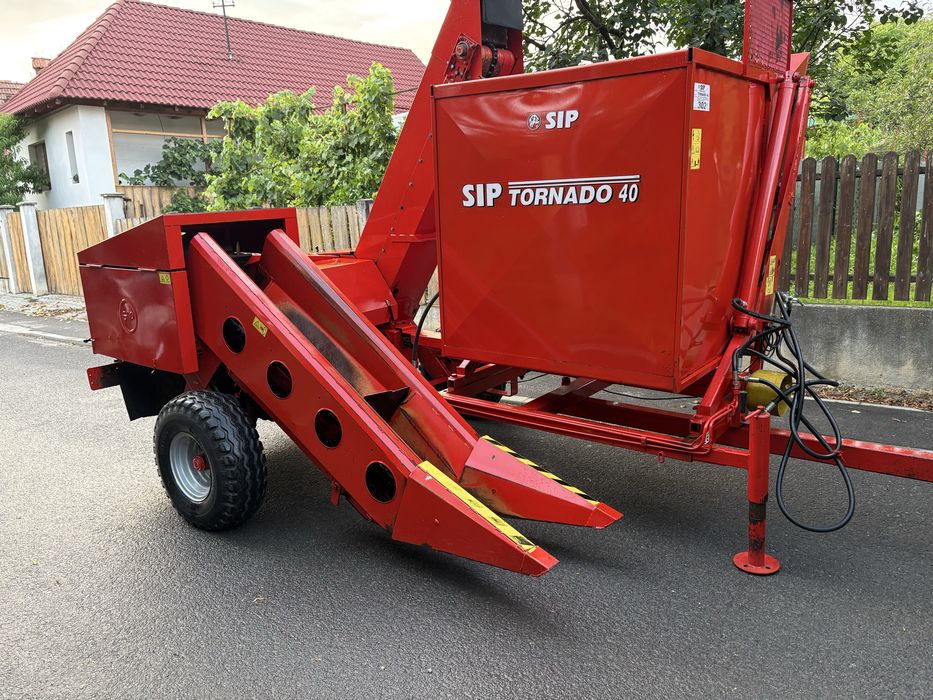 Masina de cules porumb dupa tractor