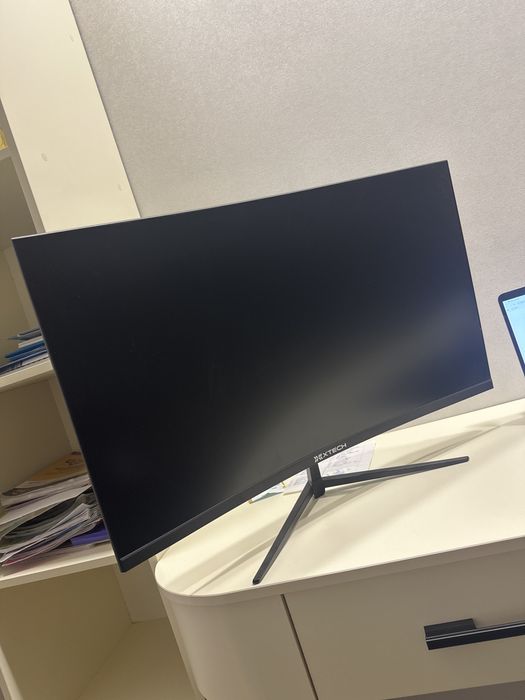 Monitor 27 XTECH