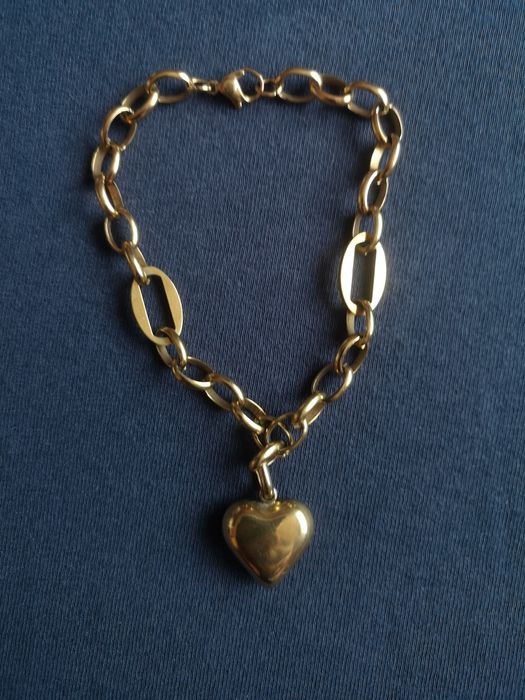 Позлатена дамска гривна със сърчице
