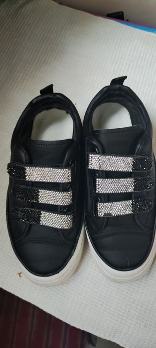 Продам кросовочки на девочку