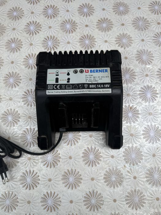 Зарядно устройство за батерии BERNER