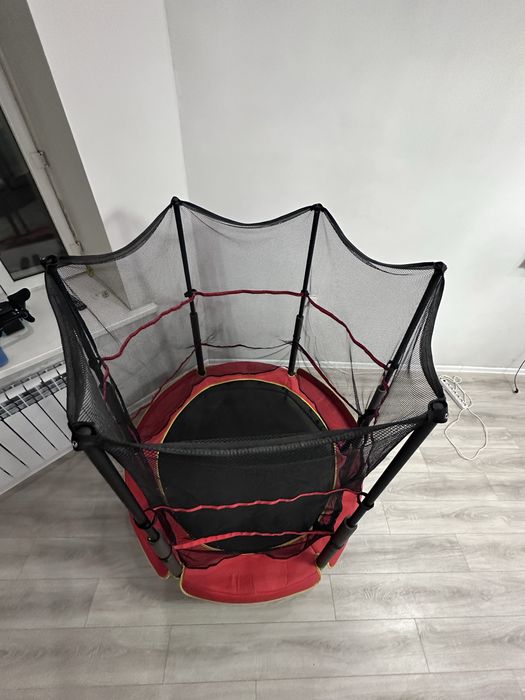 Продаётся детский батут с защитной сеткой