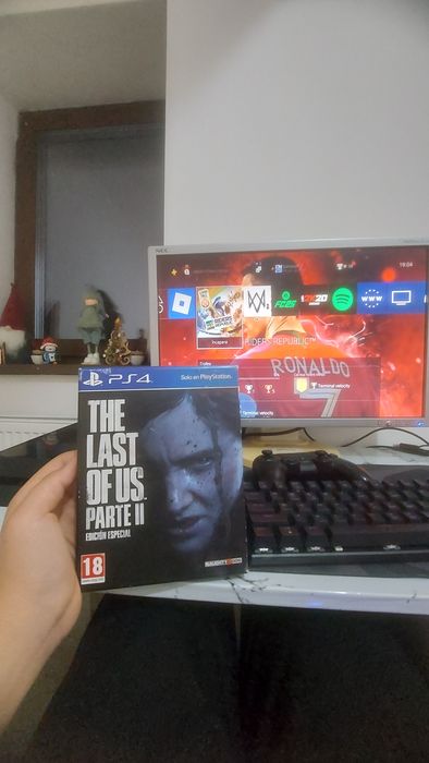 Vând the last of us 2 varianta PREMIUM
