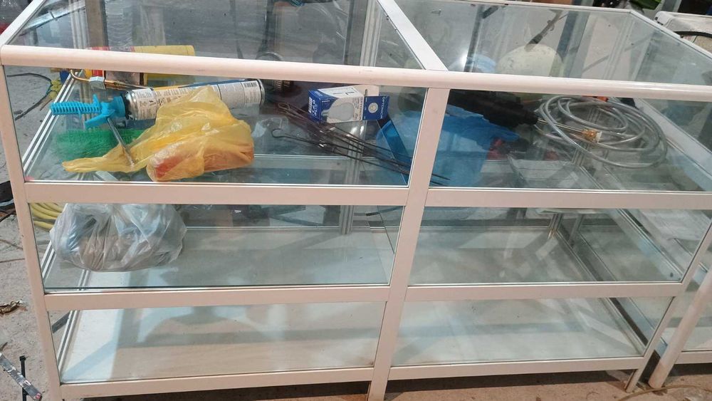 Стъклена витрина за магазин