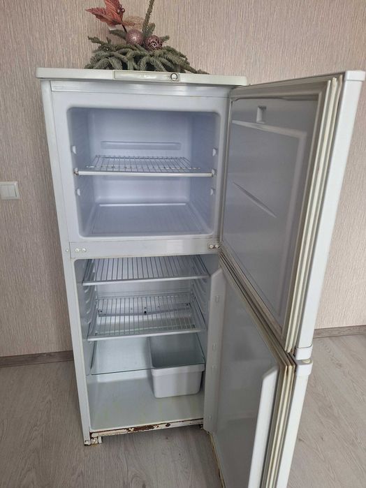 Продам холодильник