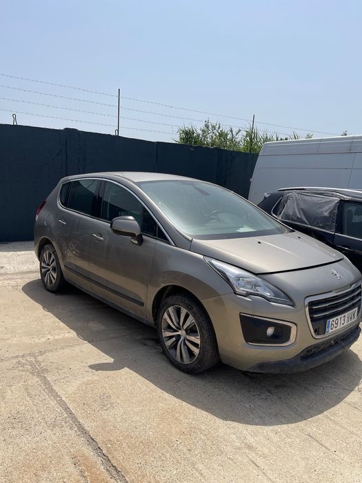 Dezmembrez Peugeot 3008 2014 1.6 HDI
