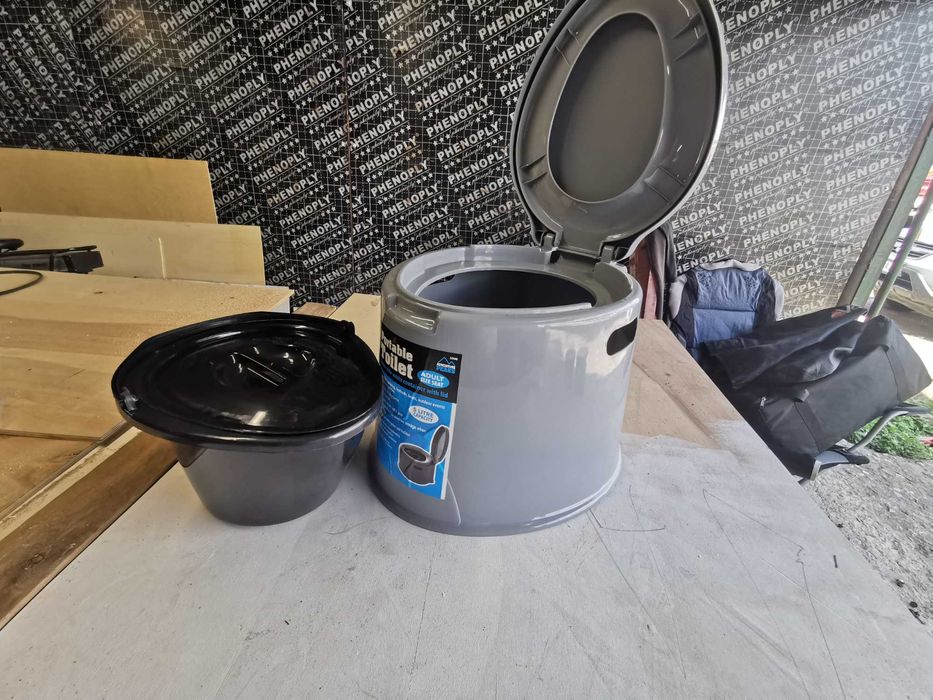 Къмпинг преносима тоалетна