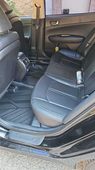 Продам машину Kia K5