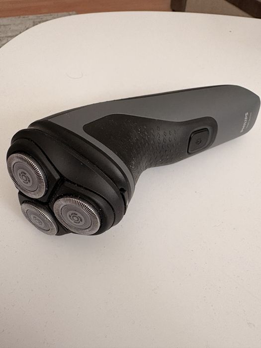Aparat de ras Philips seria 1000