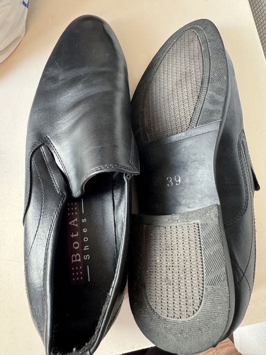 Продаю мужские туфли