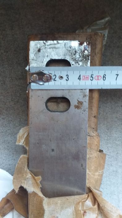 Vând  cutite  ghilotină