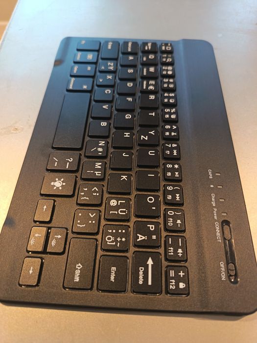 Tastatura wireless pentru iPad, tableta , smartphone