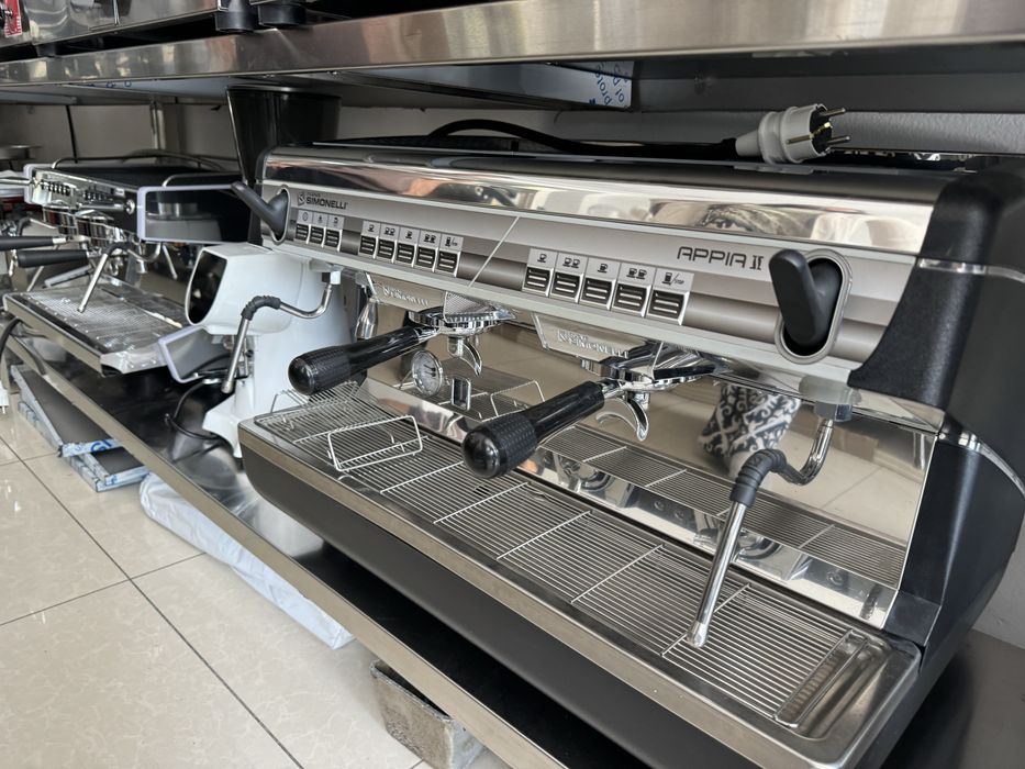 Simonelli coffe aparat kofi aparat simoneli