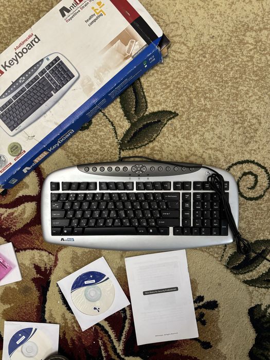 продам 2 клавиатуры в коробке