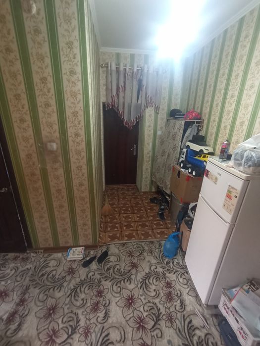 Navoiy shahar 23 maktab oldida