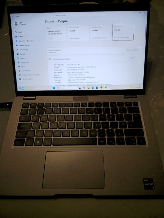 Dell 5430 , i7-1265U, ram 16gb, ssd 256gb