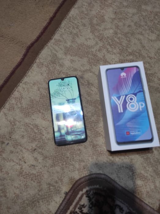 Продаю телефон Huawei y8p