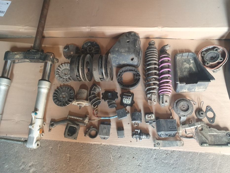 Piese Malaguti f12 și carburator piaggio liberty 125