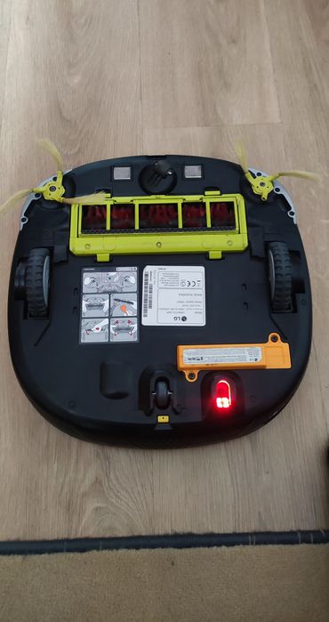 LG HOM-BOT прахосмукачка