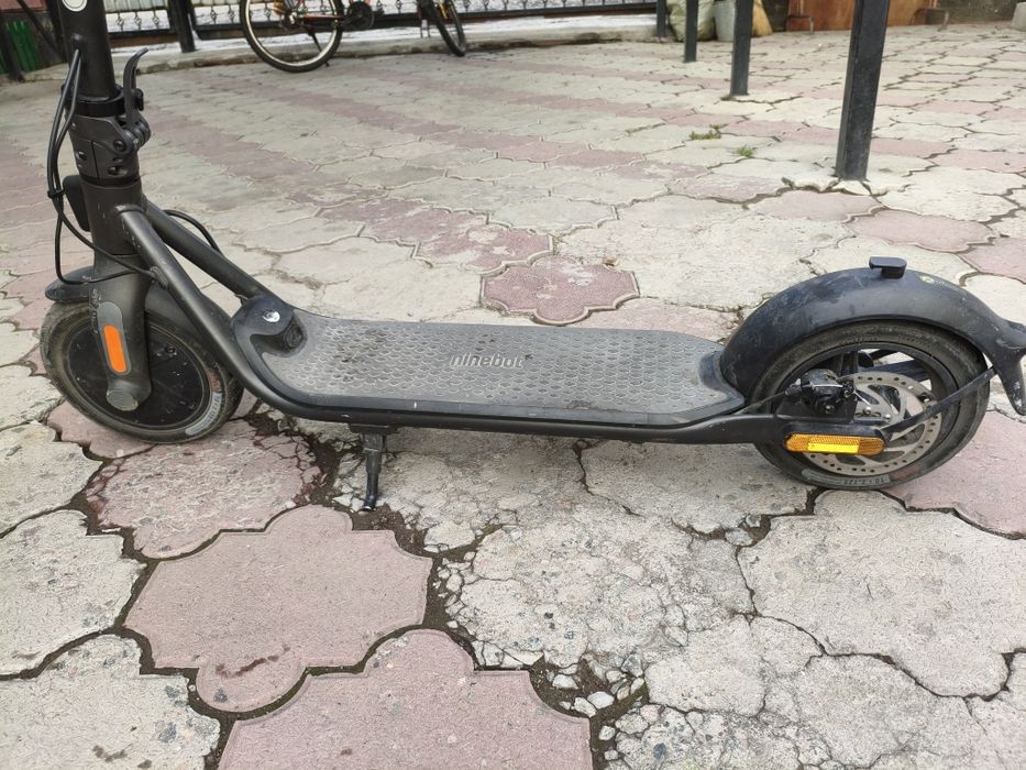Электросамокат найнбот