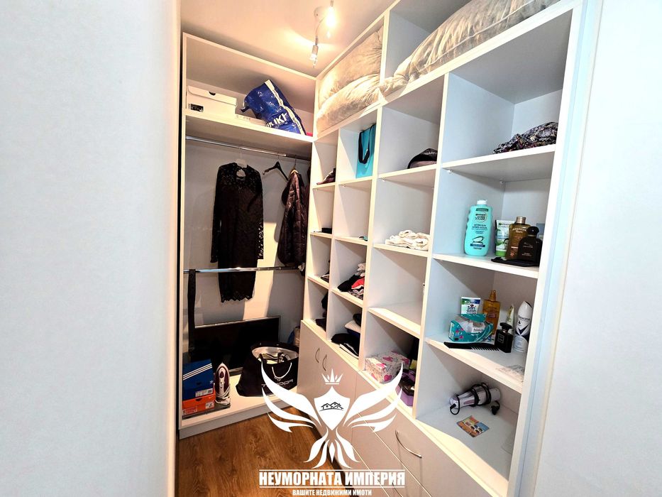 Продавам тристаен апартамент 2ет 120кв в Асеновград, широк център