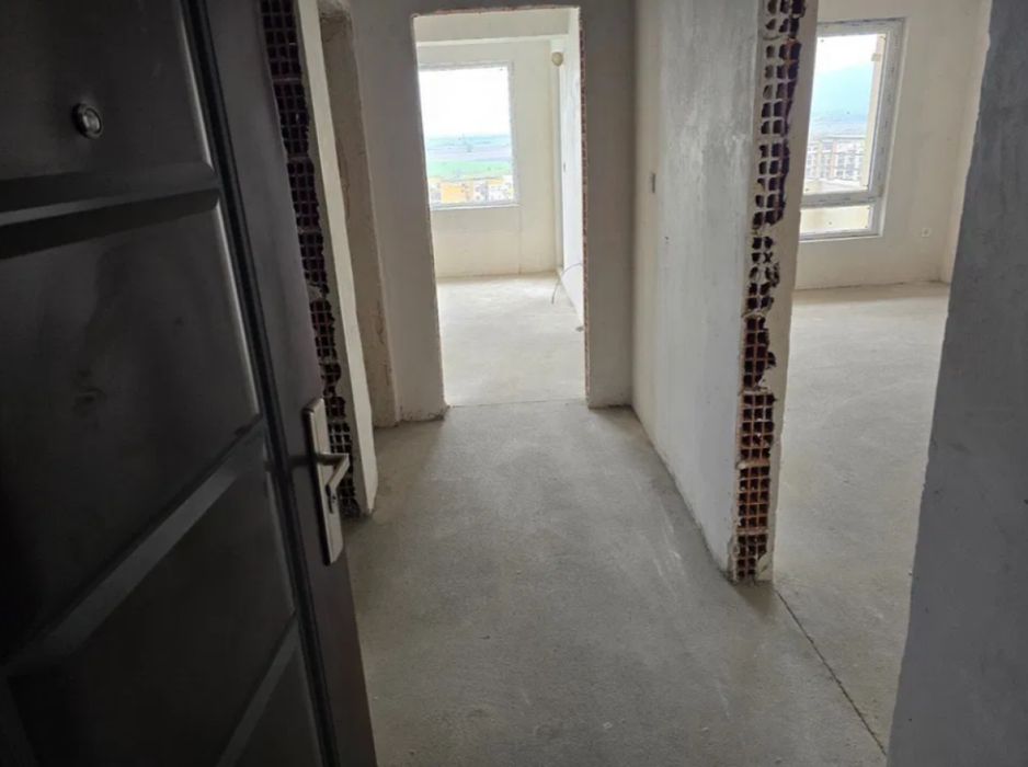 Продава се Двустаен апартамент в Пловдив, Тракия - 61 кв.м за 1476 €/кв.м - Снимка #1