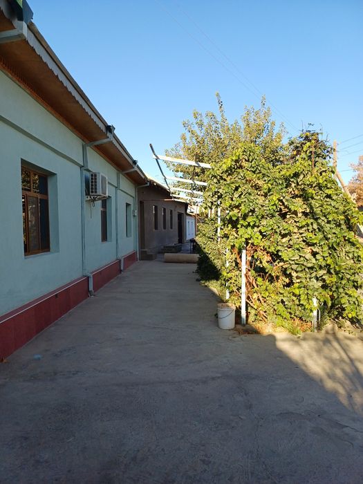 Hovli sotiladi, 6 sotix 4 xonali