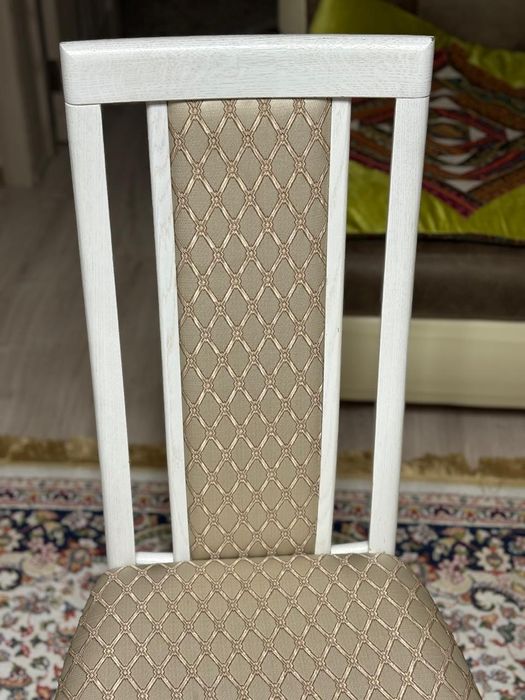 Стол раскладной и стулья