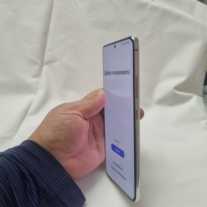 Б/У телефон Galaxy Quantum 2