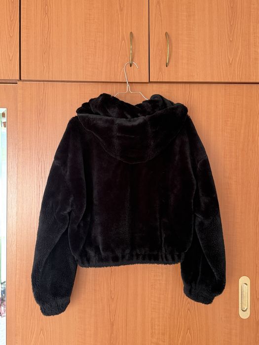 Дамско пухено яке Bershka