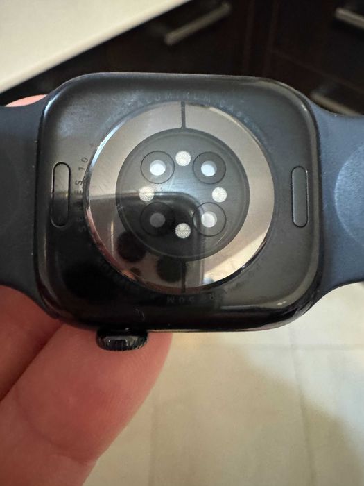 Продавам Apple Watch series 10(GPS}