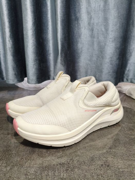 Оригинальные кроссовки Skechers