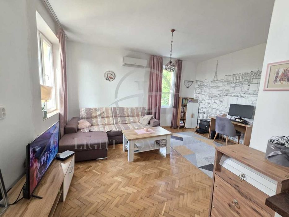 Продава се Едностаен апартамент в Пловдив, Център - 43 кв.м за 2117 €/кв.м - Снимка #1