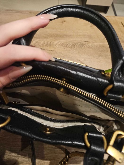 Дамска чанта Guess