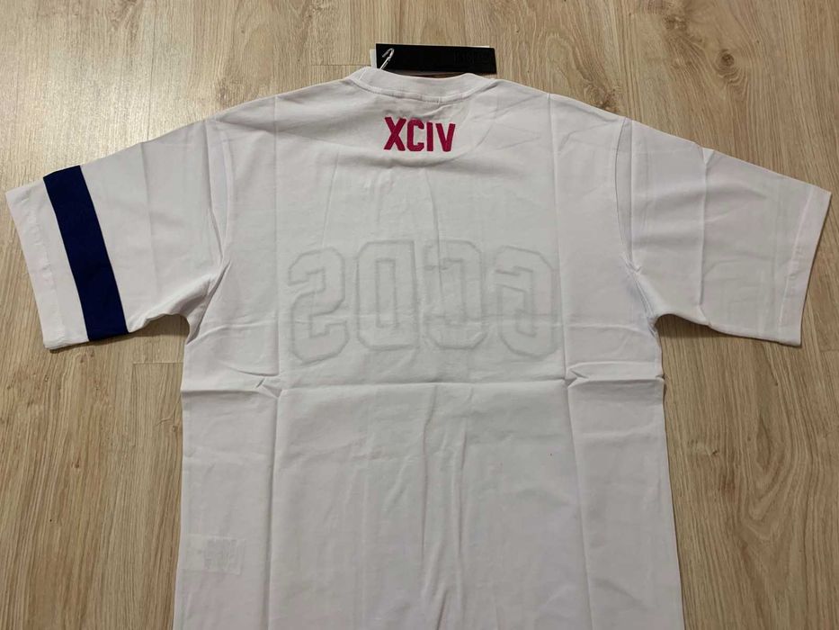 Мъжки тениски GCDS Milano налична в черно и в бял цвят