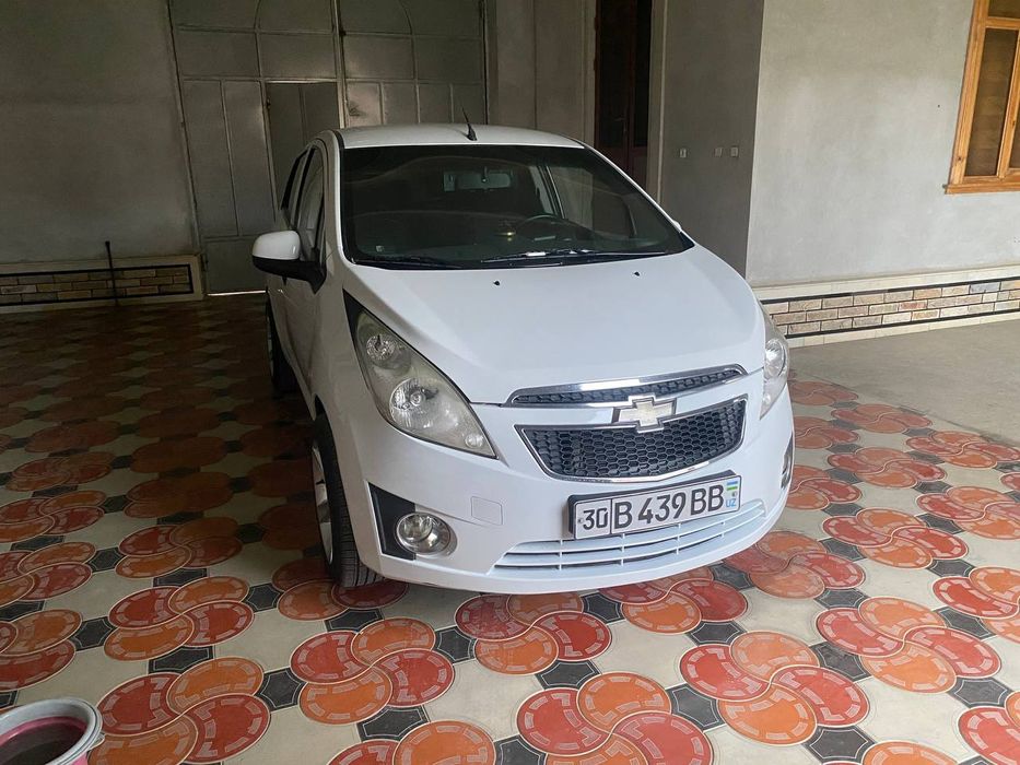 SPARK rangi oq 2011 yil holati zo'r