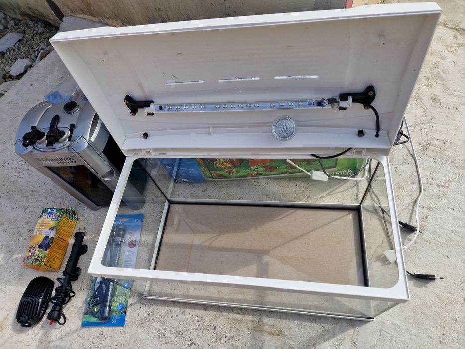 Acvariu cu capac, pompă, filtre, lumini. Ca nou