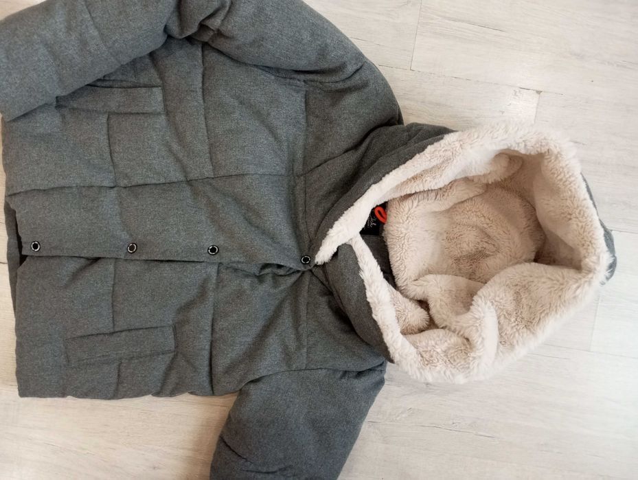 Дамско палто с голяма плюшена кучулка