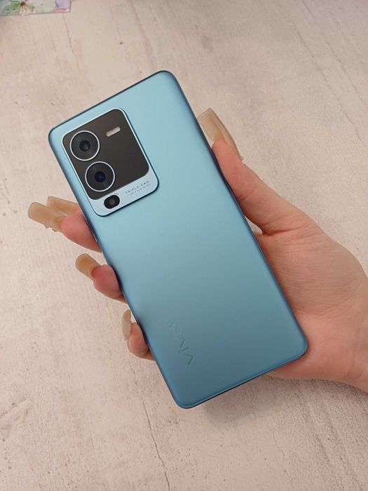 Телефон Vivo v25 pro