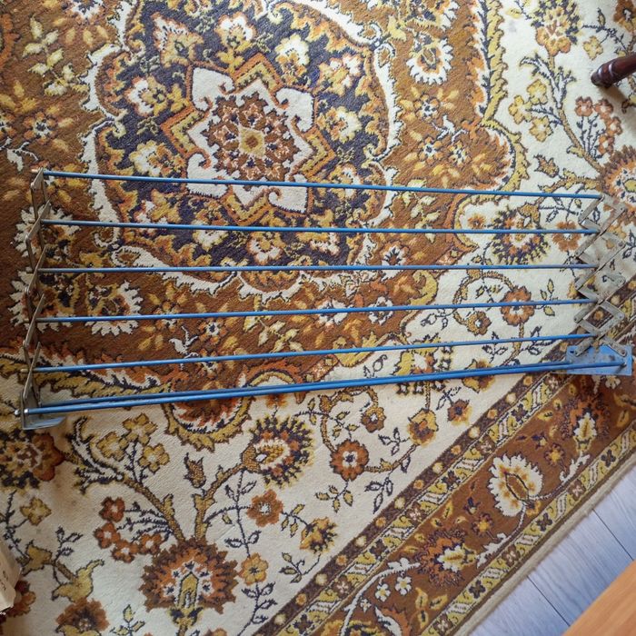 Продам вешалка раздвижная