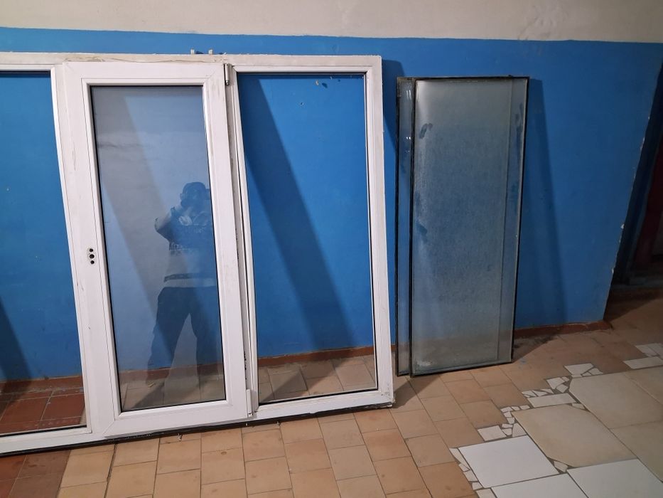 Продам отличныи пластиковое окно б у.